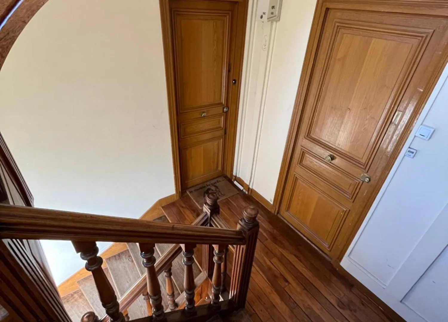 Deux Pieces Typiquement Parisien Apartment